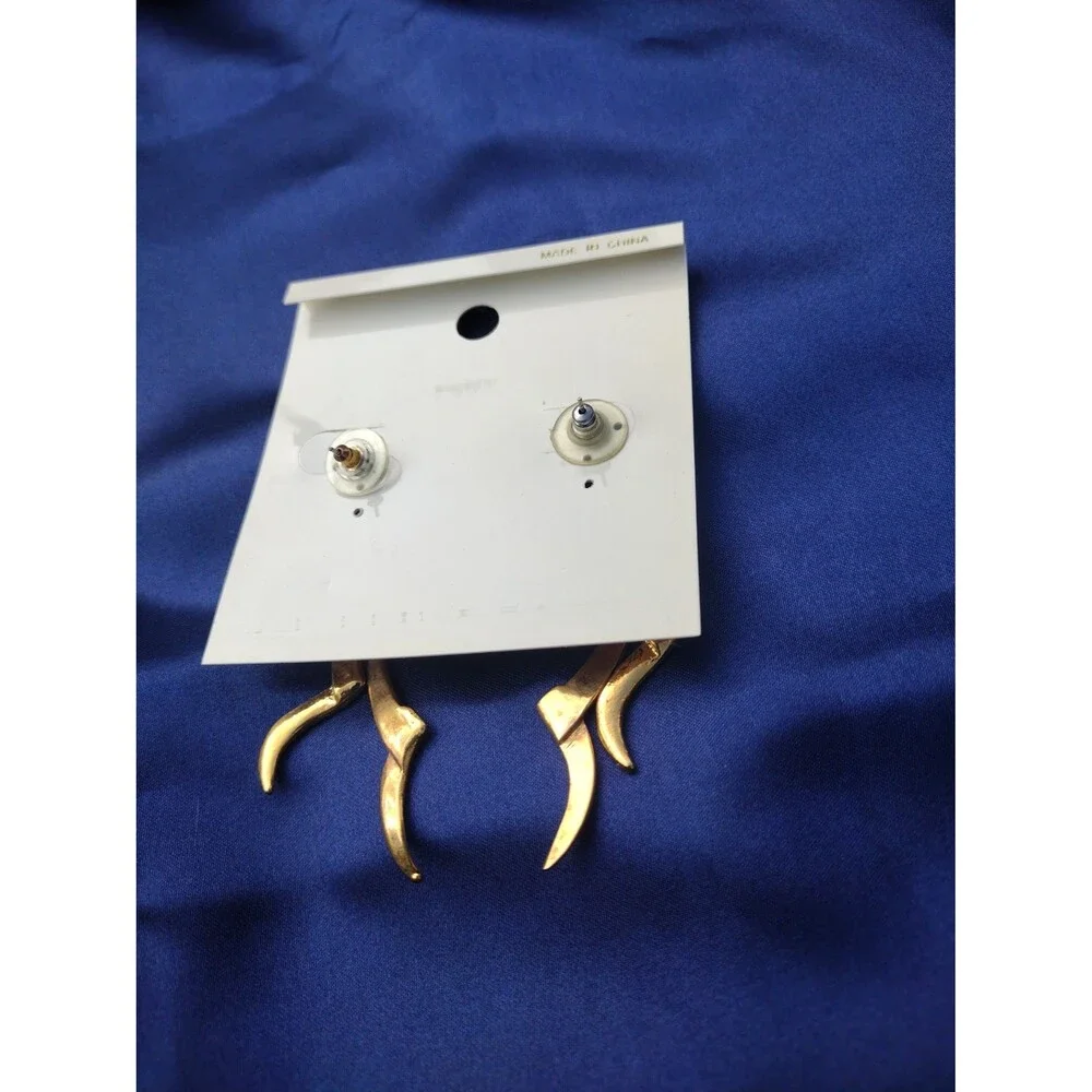 Joann's Vintage Dual Abstract Bars Gold Tone Earrings - Picture 3 of 5